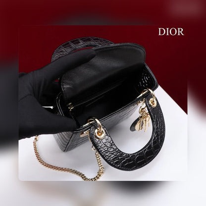 Anum Bags Detail