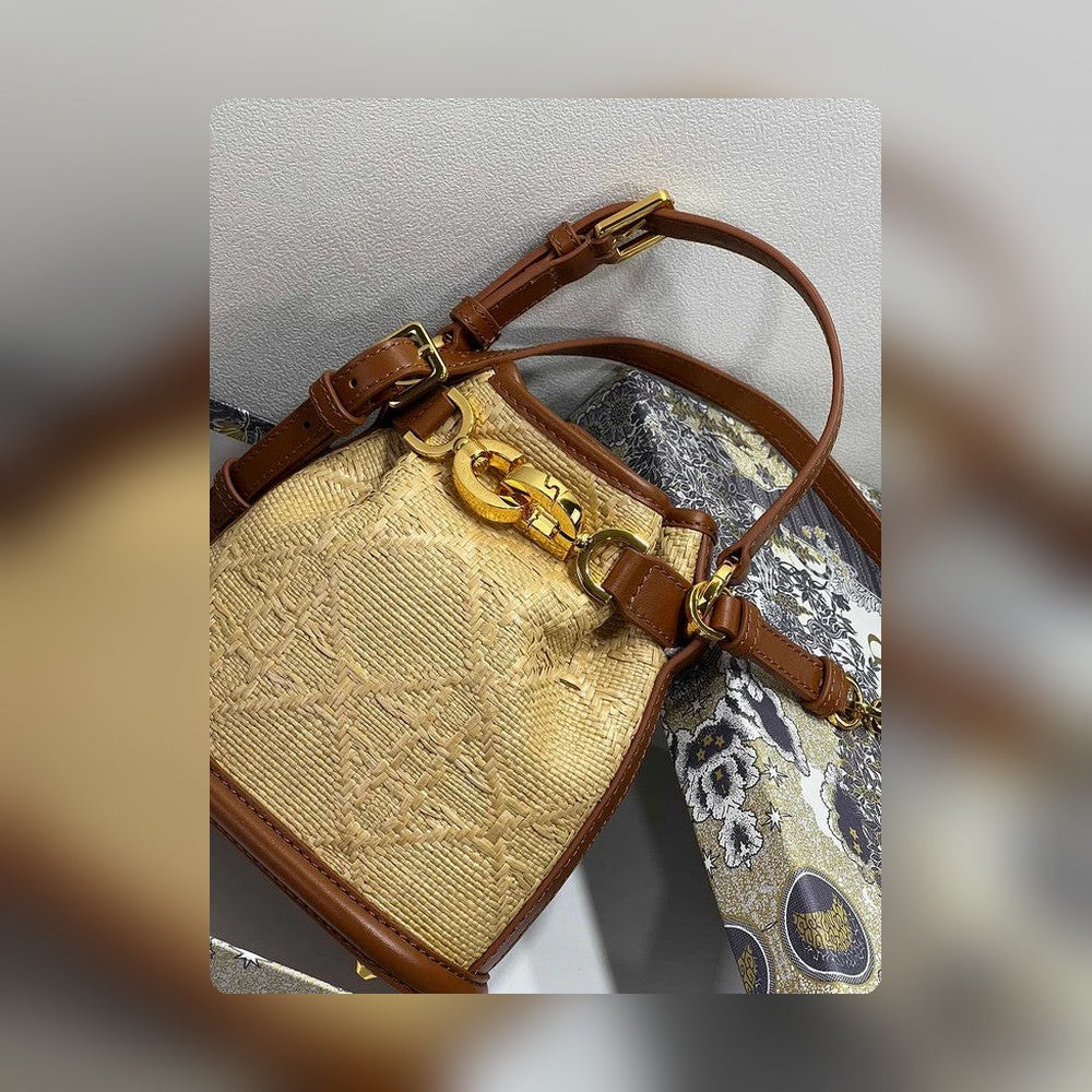 Anum Bags Detail