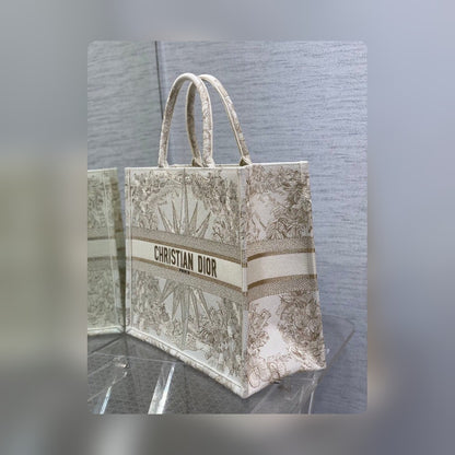 Anum Bags Detail