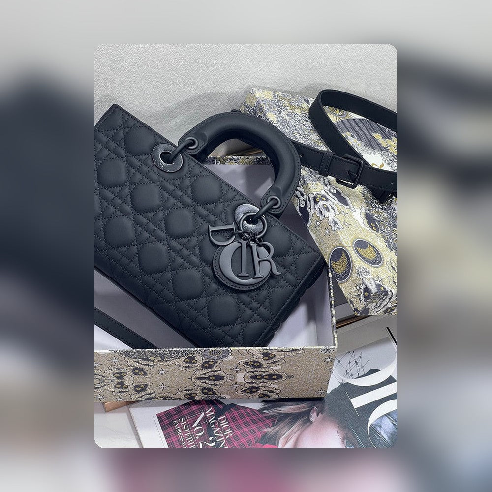 Anum Bags Detail