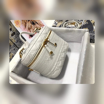 Anum Bags Detail