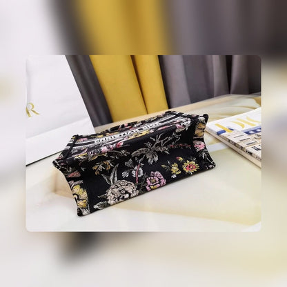 Anum Bags Detail