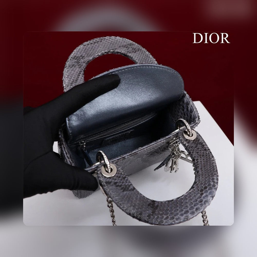 Anum Bags Detail