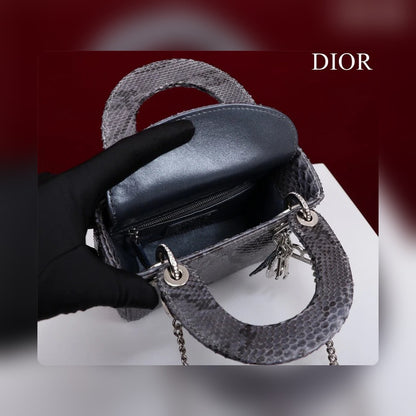 Anum Bags Detail