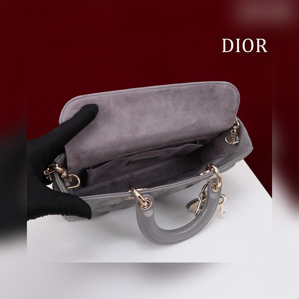 Anum Bags Detail