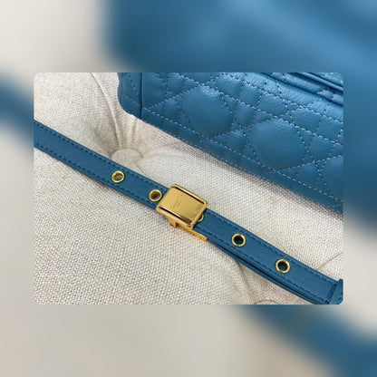 Anum Bags Detail