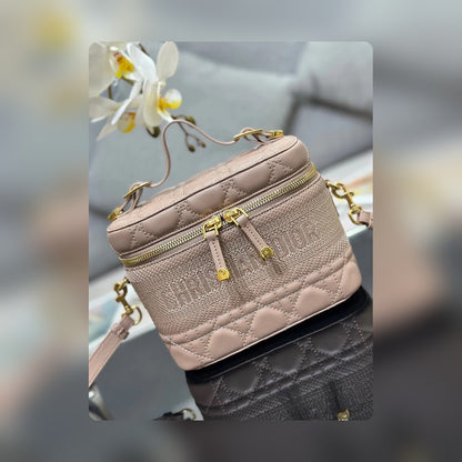 Anum Bags Detail