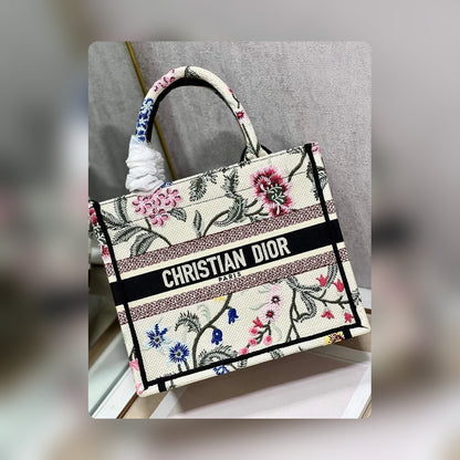Anum Bags Detail