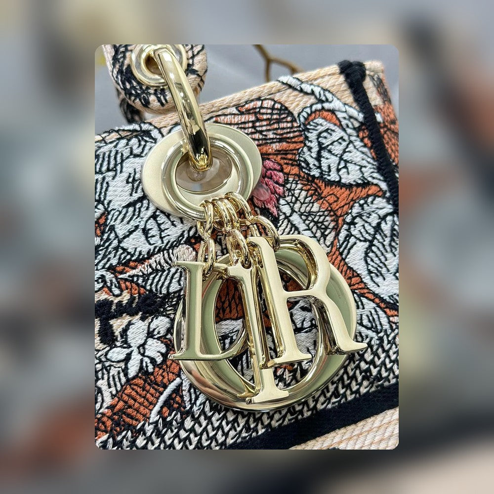 Anum Bags Detail