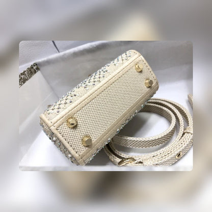 Anum Bags Detail