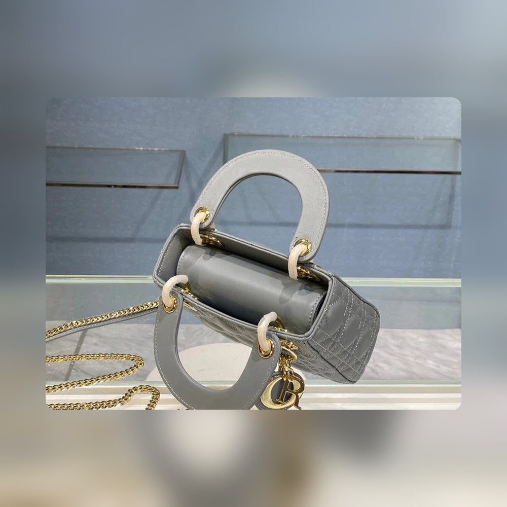 Anum Bags Detail