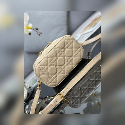 Anum Bags Detail