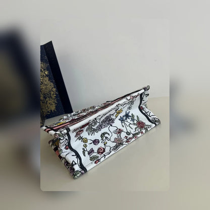 Anum Bags Detail