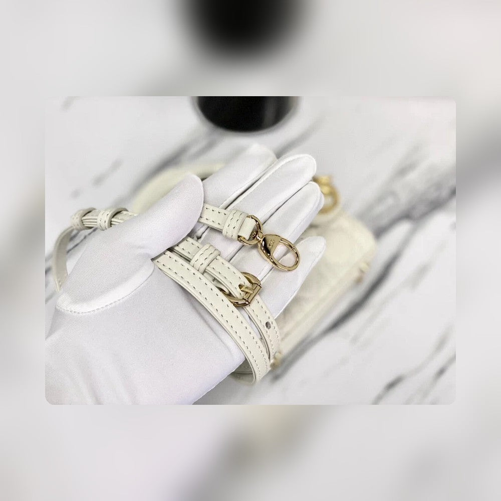 Anum Bags Detail