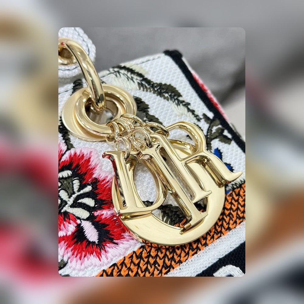 Anum Bags Detail