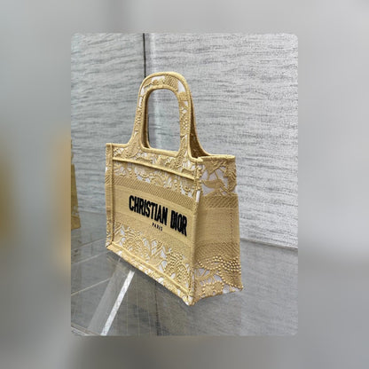 Anum Bags Detail