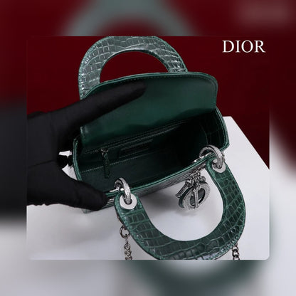 Anum Bags Detail