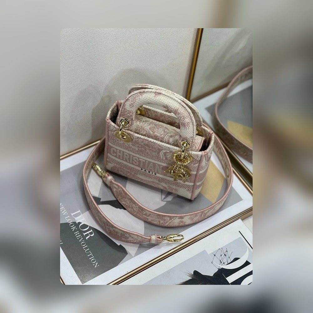 Anum Bags Detail