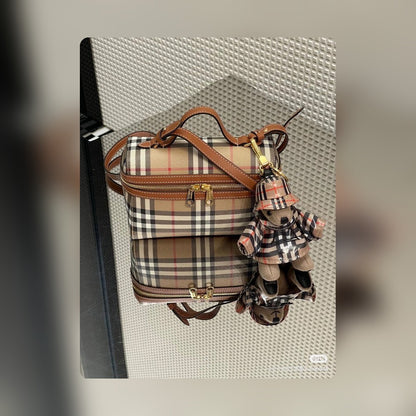Anum Bags - High-Quality Designer Products for You - AFFORDABLE LUXURY BAGS - 17154