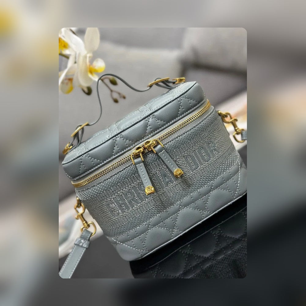 Anum Bags Detail