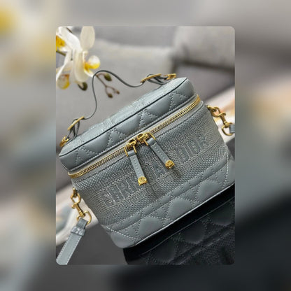 Anum Bags Detail
