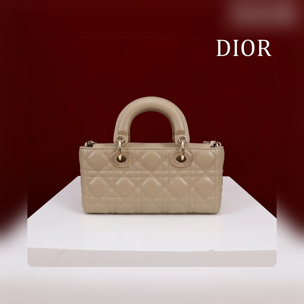 Anum Bags - Best High-End Brands in One Place - AFFORDABLE LUXURY BAGS - 19044