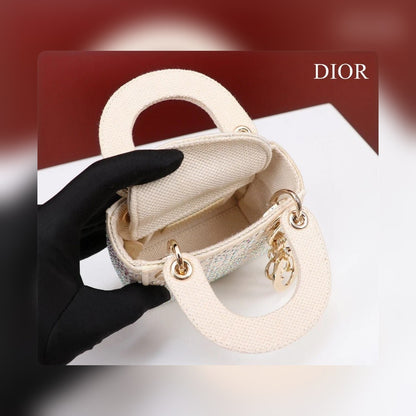 Anum Bags Detail