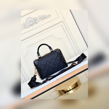 Anum Bags Detail