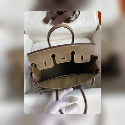 new-luxury-designer-bags-nm22980