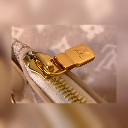 Anum Bags - High-Quality Designer Products for You - AFFORDABLE LUXURY BAGS - 13490