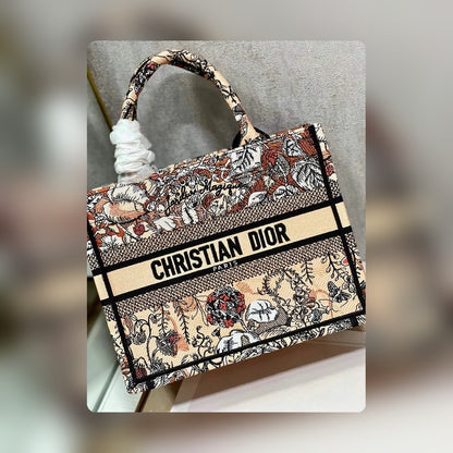Anum Bags Detail