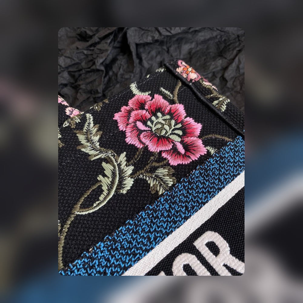 Anum Bags Detail