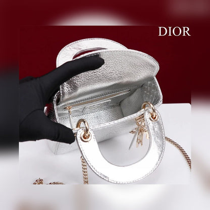 Anum Bags Detail