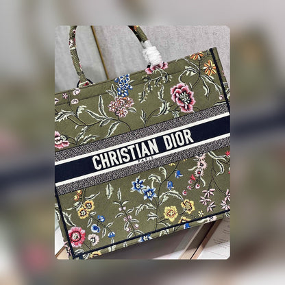 Anum Bags Detail