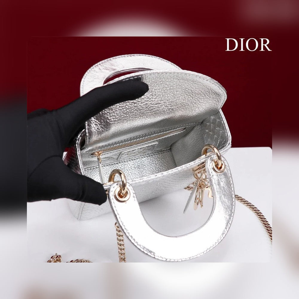 Anum Bags Detail