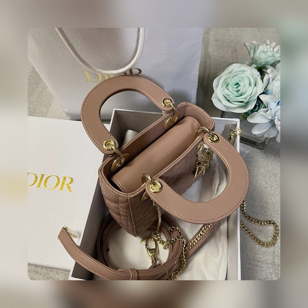 Anum Bags Detail