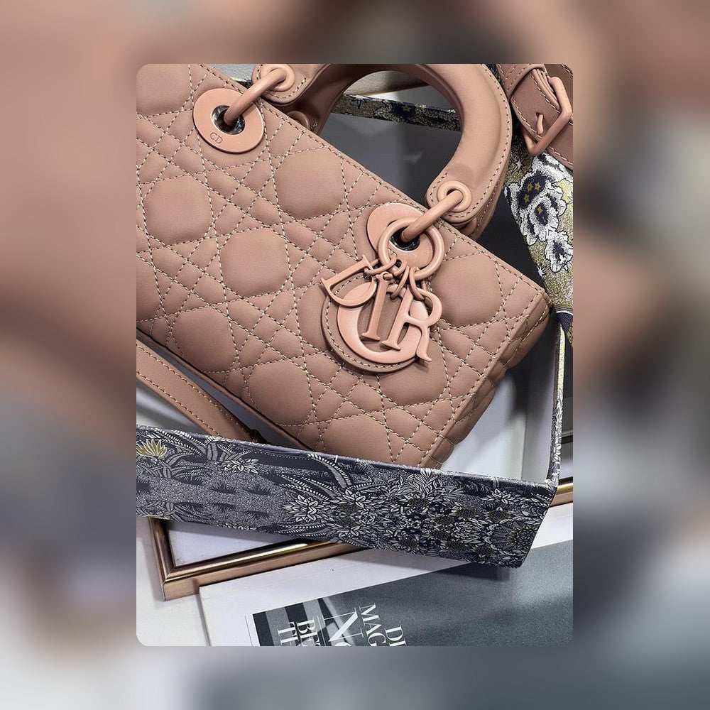 Anum Bags Detail
