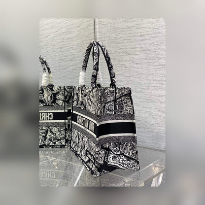 Anum Bags Detail