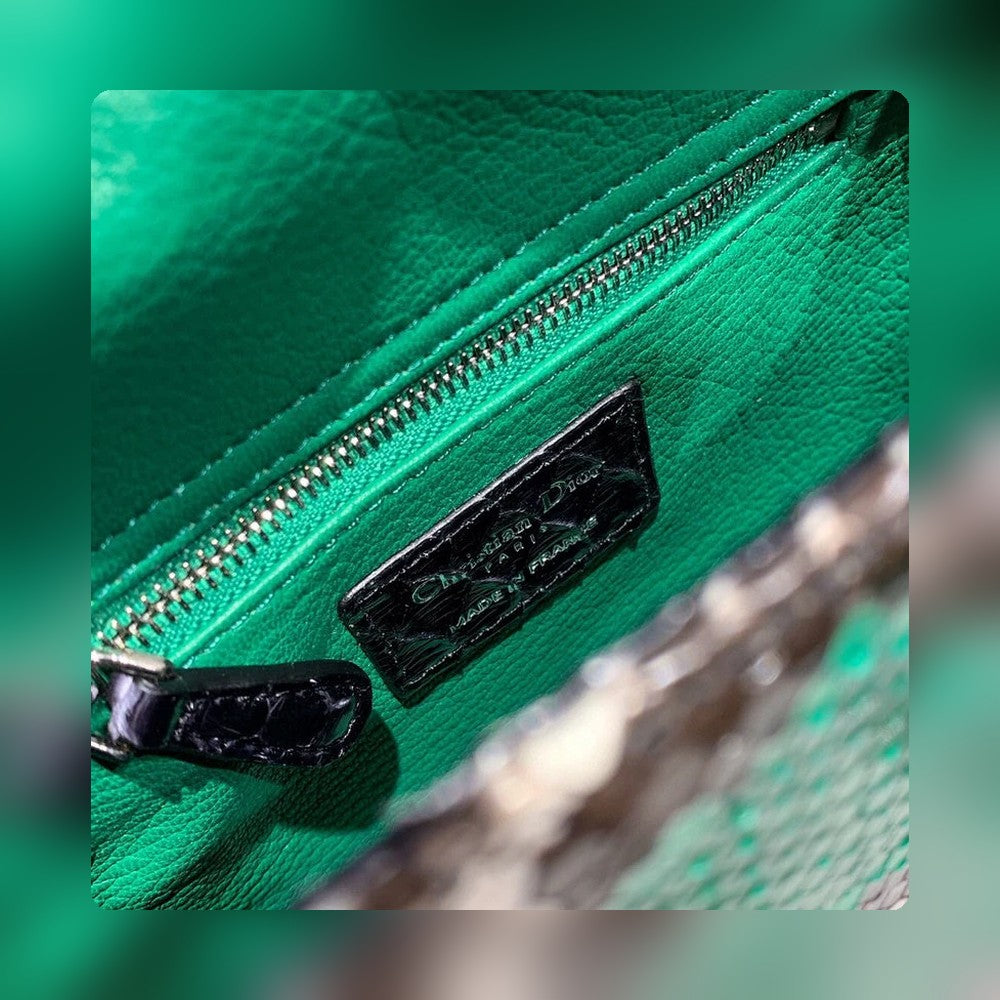 Anum Bags Detail