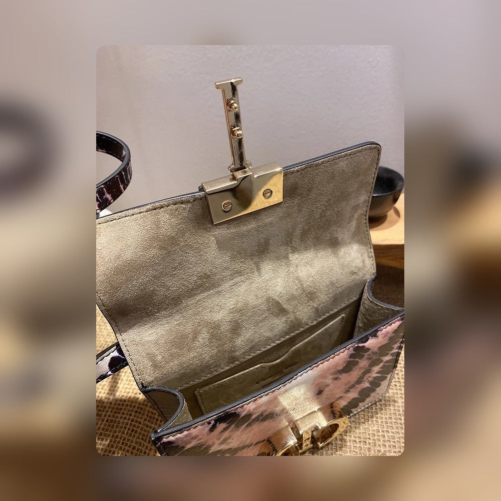 Anum Bags Detail