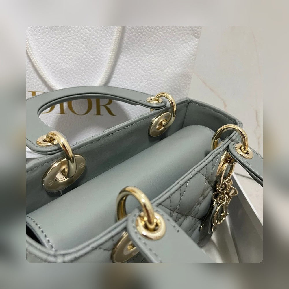 Anum Bags Detail