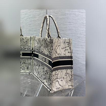 Anum Bags Detail