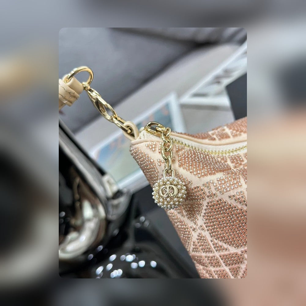 Anum Bags Detail