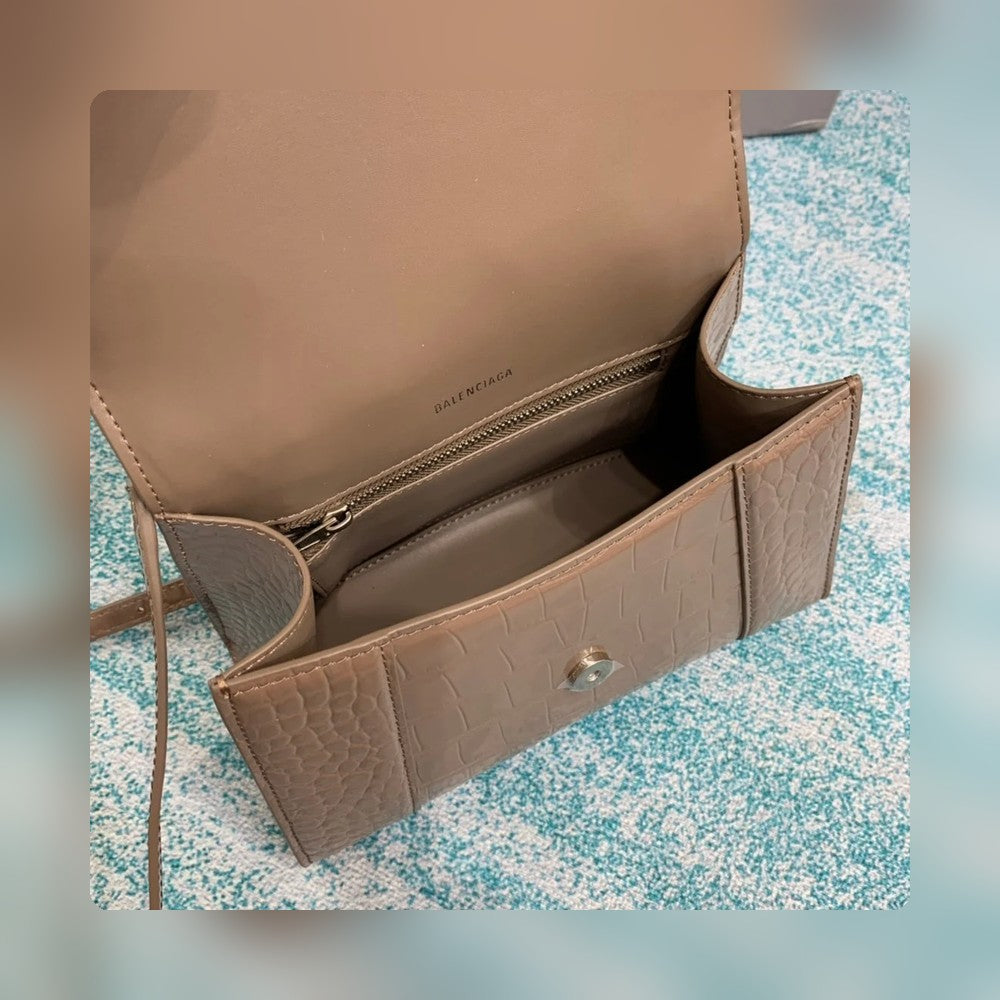 new-luxury-designer-bags-nm24081