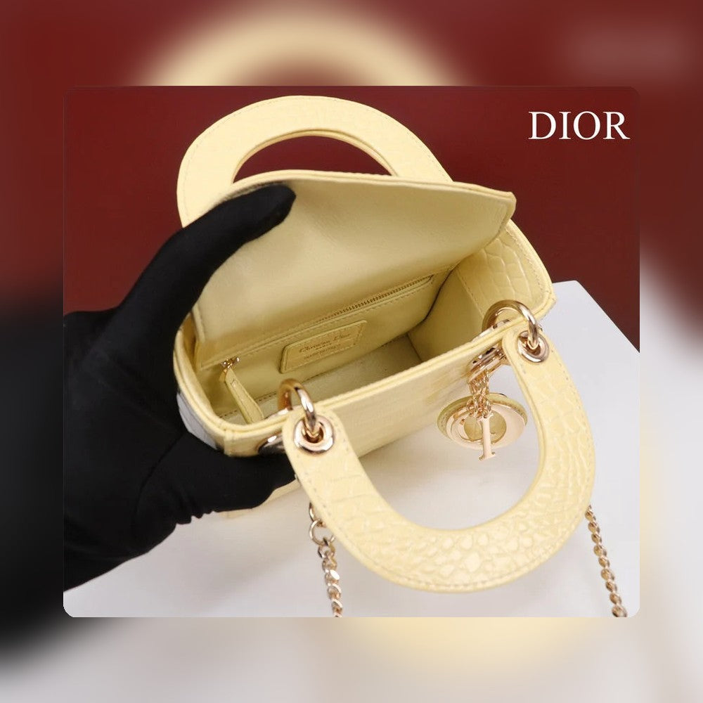 Anum Bags Detail