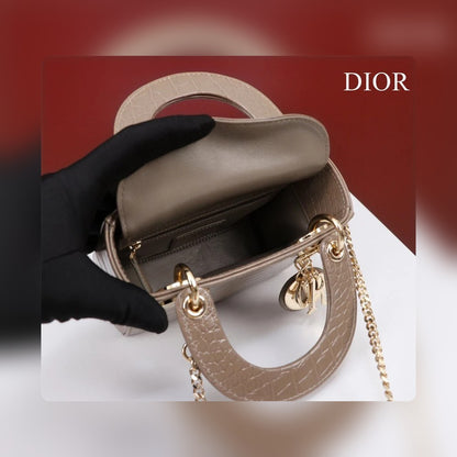 Anum Bags Detail