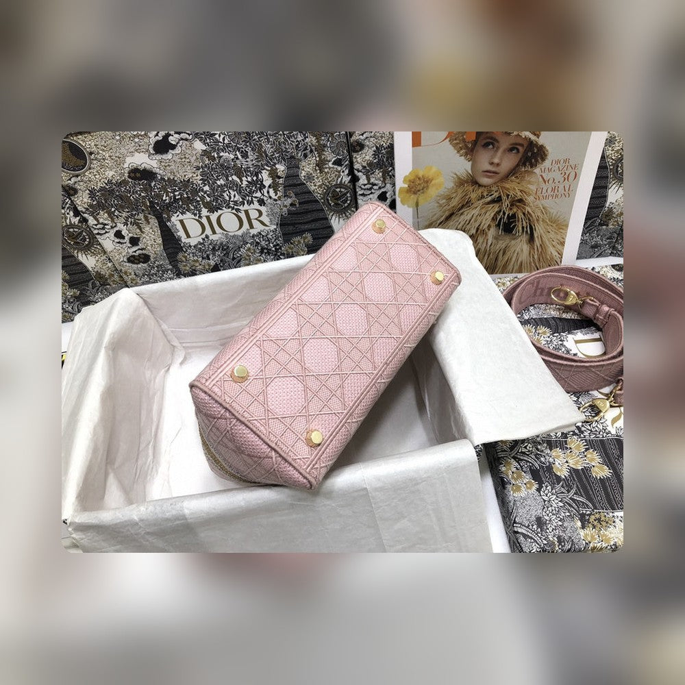 Anum Bags Detail