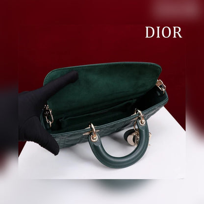 Anum Bags Detail