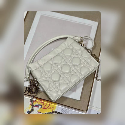 Anum Bags Detail