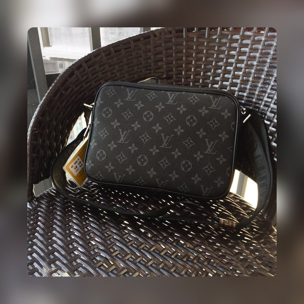 Anum Bags Detail